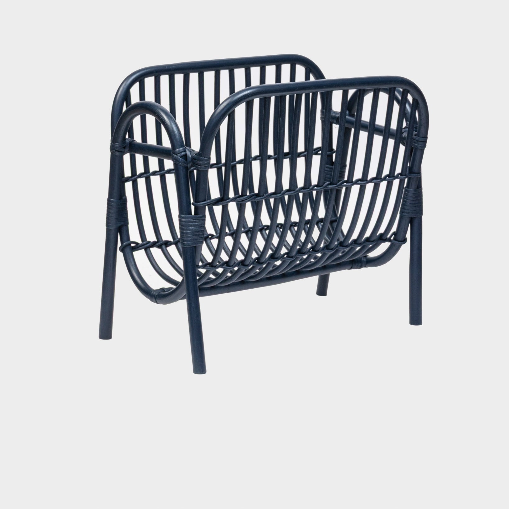 Deep navy rattan dergilik, yandan ürün görünümü