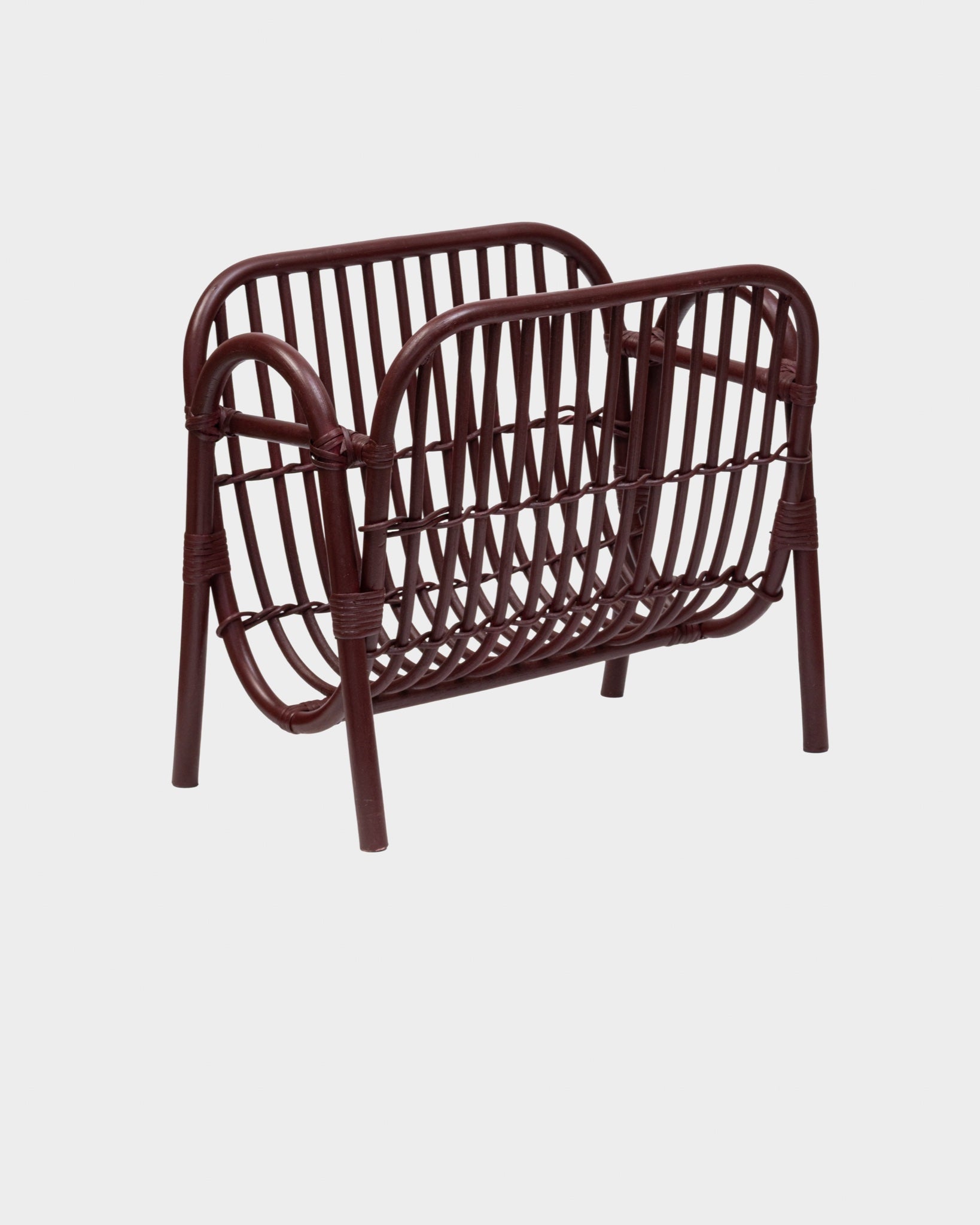 Deep red rattan dergilik, açılı ürün görseli