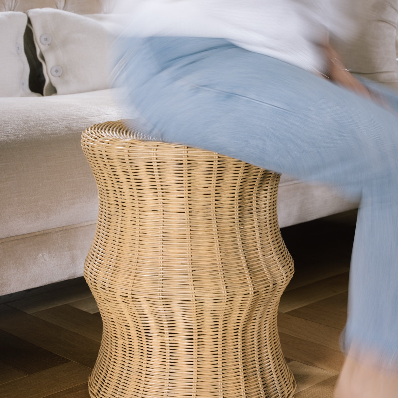 Rattan kıvrımlı tabure