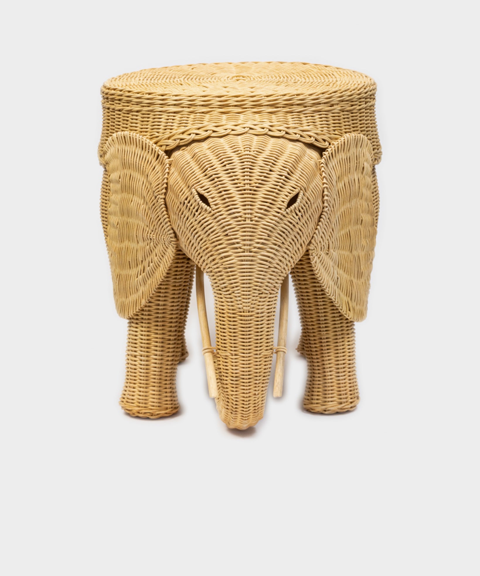 Fil Form Rattan Yan Sehpa