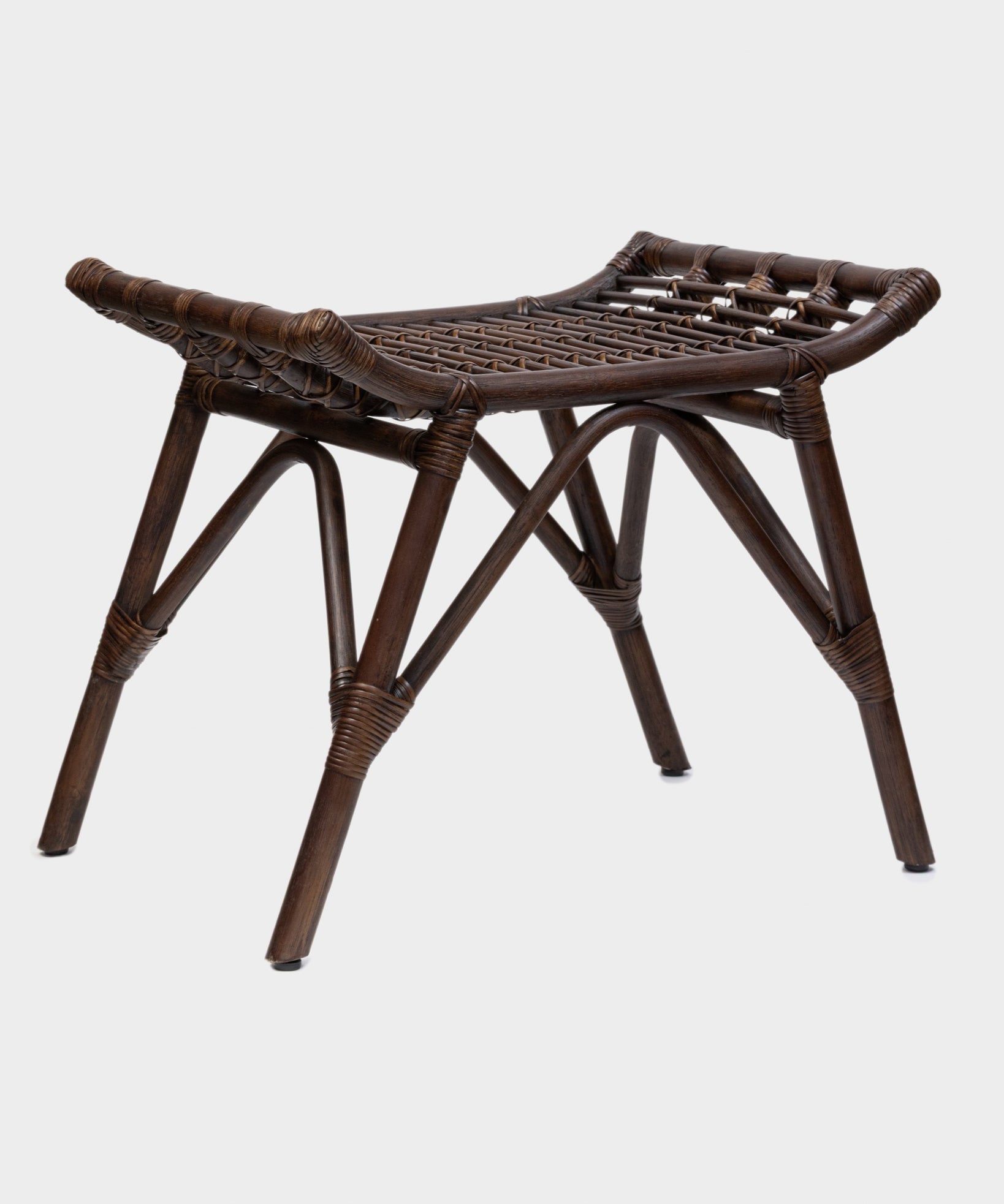 Kavisli RattanTabure